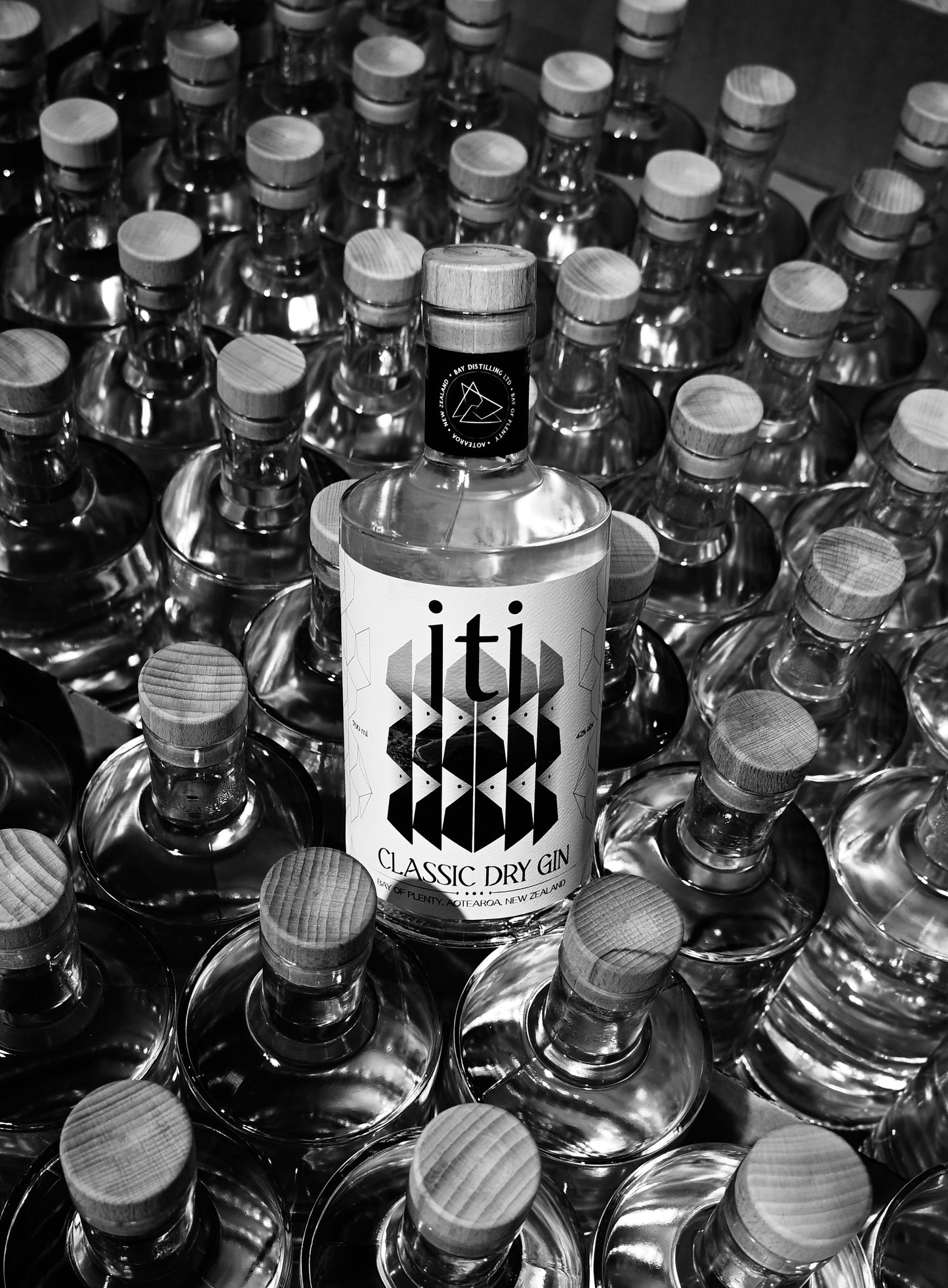 iti Classic Dry Gin - 42% abv - 700ml