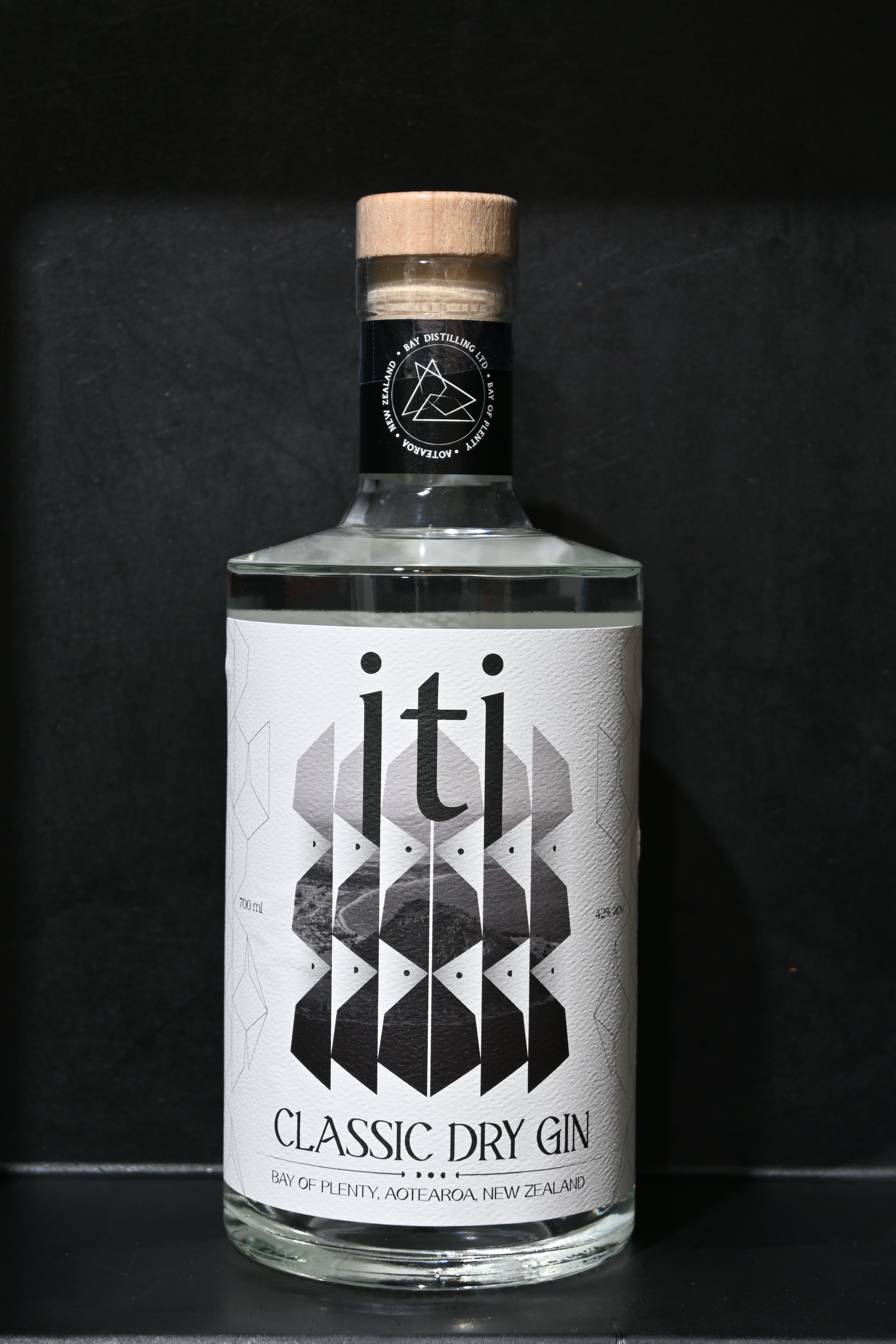 iti Classic Dry Gin - 42% abv - 700ml